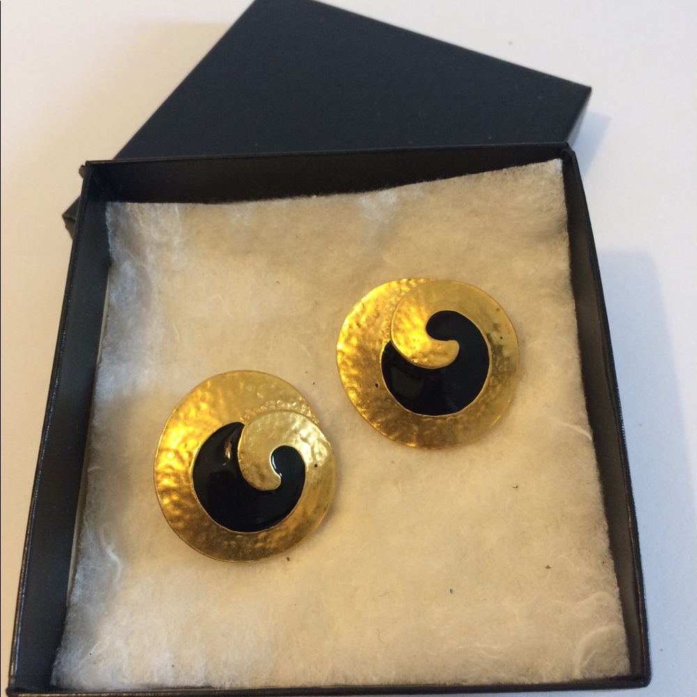 Goldtone/Black Vintage Clip-On Earrings